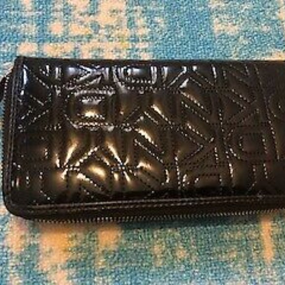 DKNY Wallet - Picture 2 of 9